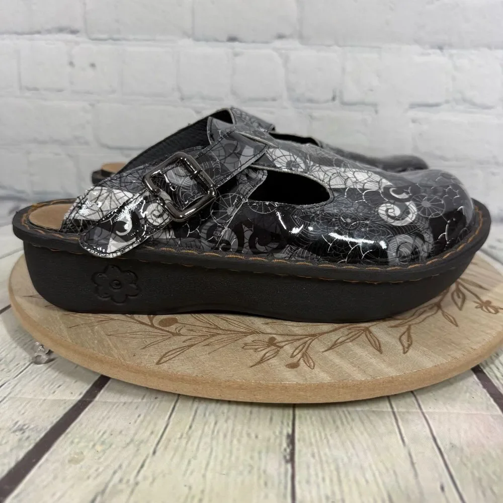 Ingaro Mary Jane Mule Women Size 7.5 Gray Patent Leather Abstract Artsy Shoes